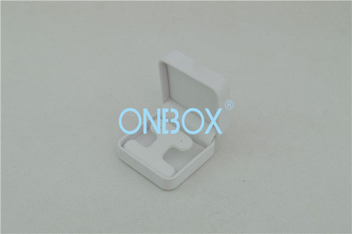 Competitive Samll White PU Jewelry Packaging Boxes With Personalized Insert For Women Earring Packing